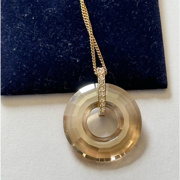 ✨ Beautiful Rare Vintage Swarovski Loop Pendent ✨ - Picture 2 of 16